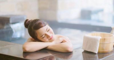 Học y&ecirc;u cơ thể từ trải nghiệm tắm Onsen ở Nhật Bản