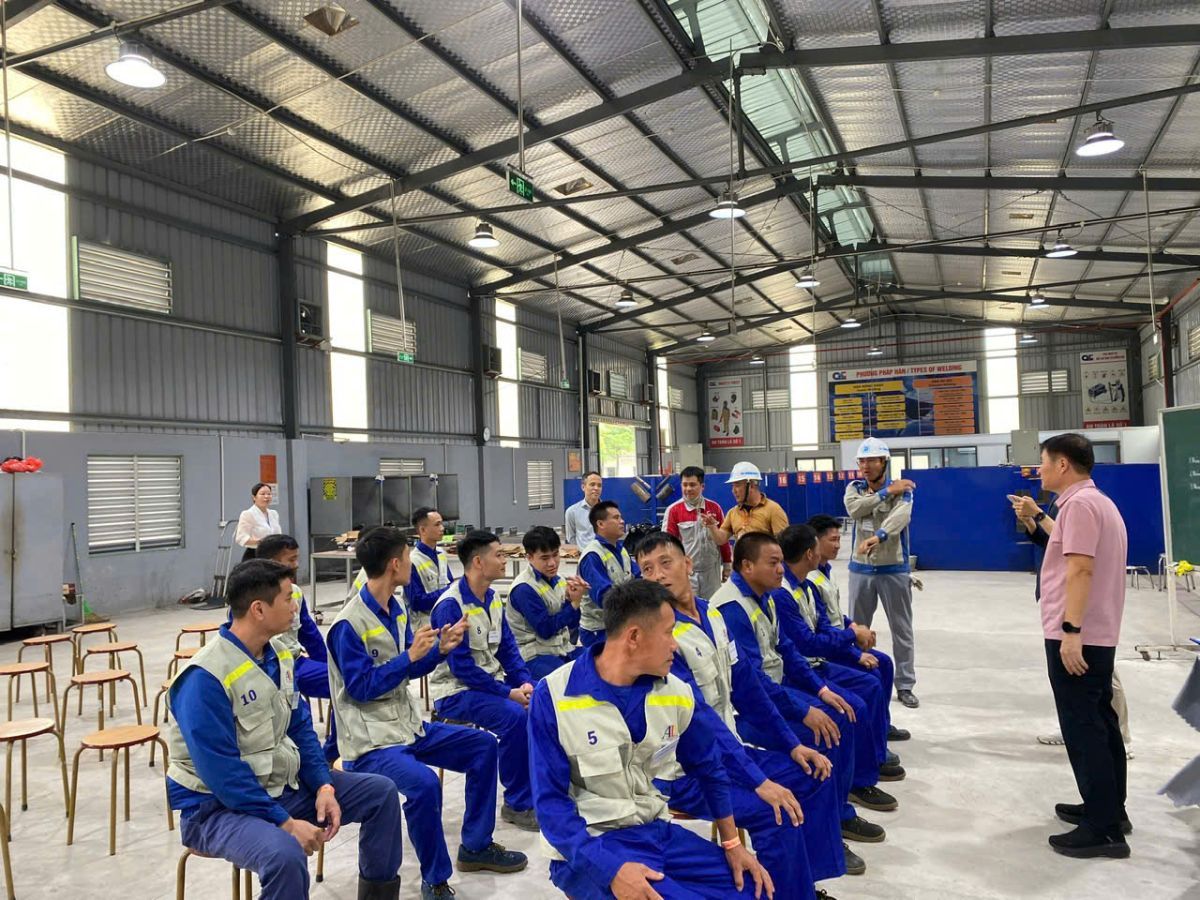 Cung ứng &amp; quản l&yacute; lao động quốc tế